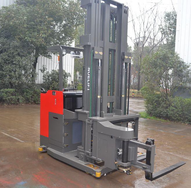 VNA reach truck