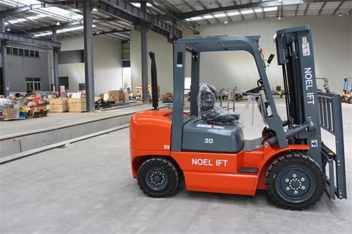 Carrello elevatore diesel da 3 tonnellate con motore giapponese importato