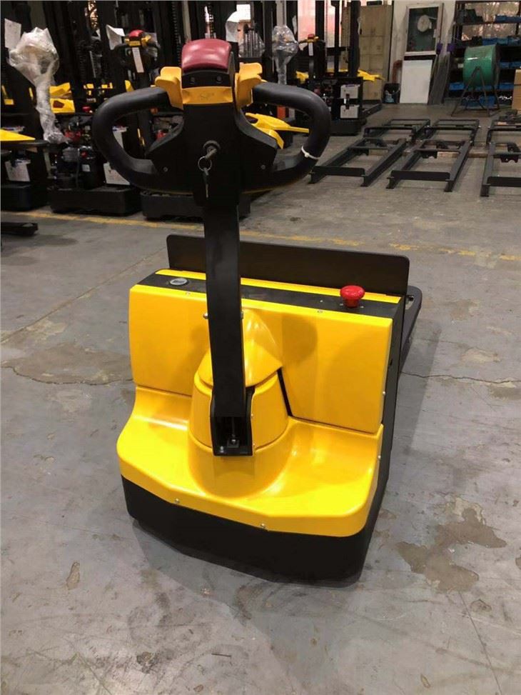 Carrello elevatore elettrico per pallet da 2 tonnellate