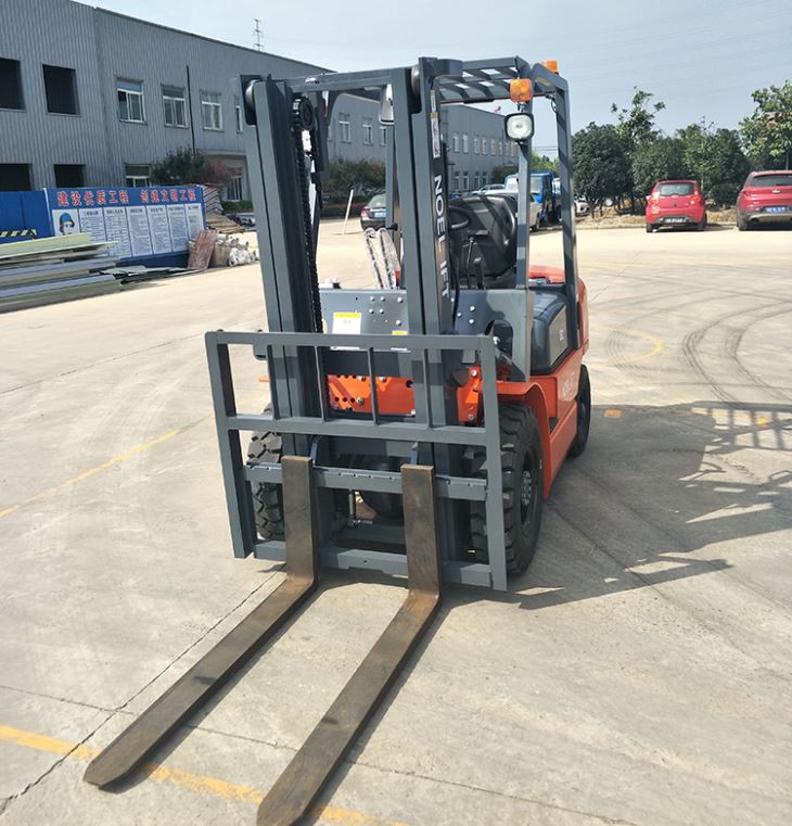 Carrello Elevatore 3T Diesel Montacarga Manuale Targonca