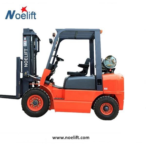 CARRELLO ELEVATORE A GAS 3T