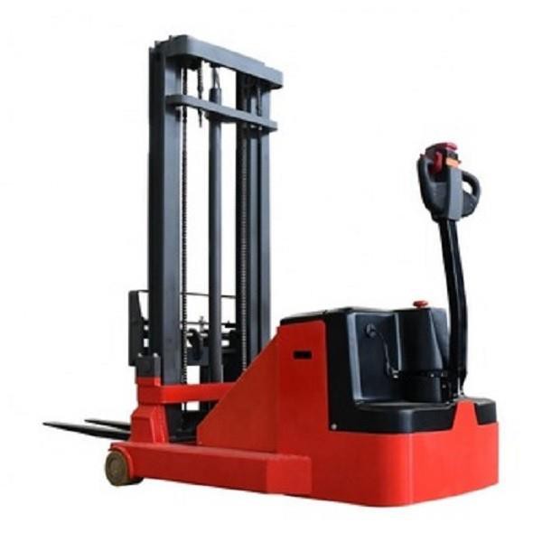 Impilatore di pallet elettrico controbilanciato