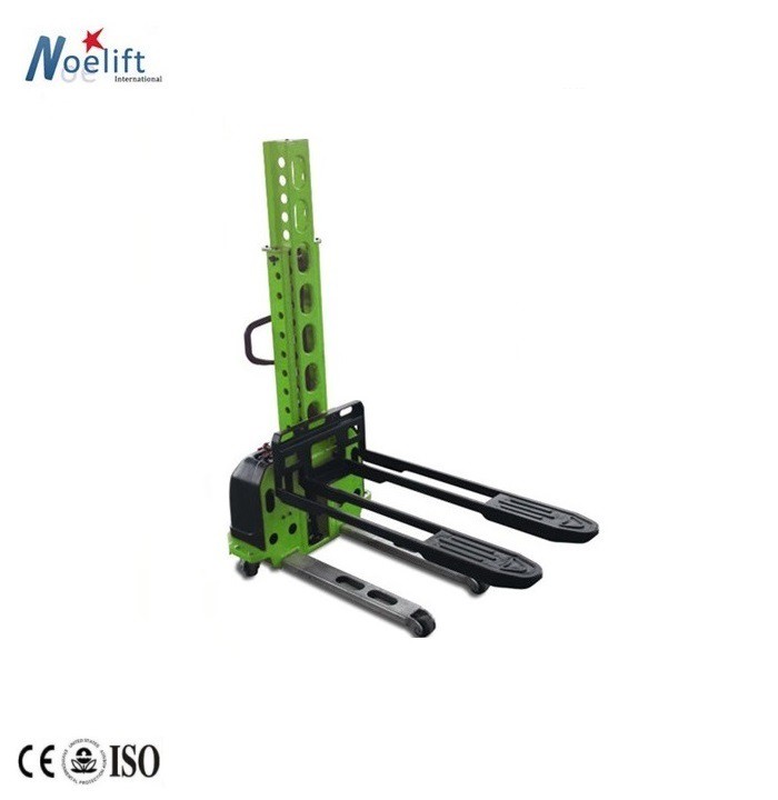 Carrello elevatore automatico completamente elettrico che consegna carrello elevatore