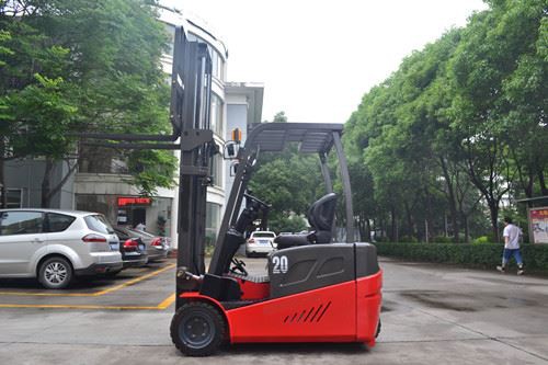 Carrello elevatore elettrico 2ton 3wheels Carrello elevatore leggero TKC20 in vendita