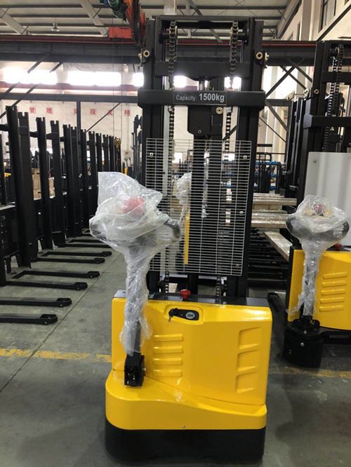 Impilatore di pallet elettrico cinese 1500 kg Sollevamento 3000 mm 3500 mm
