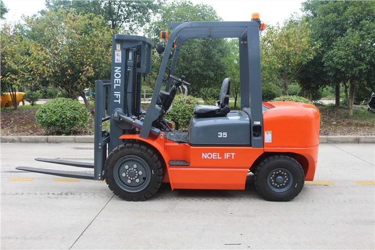Carrello elevatore diesel intelligente cinese da 3,5 tonnellate