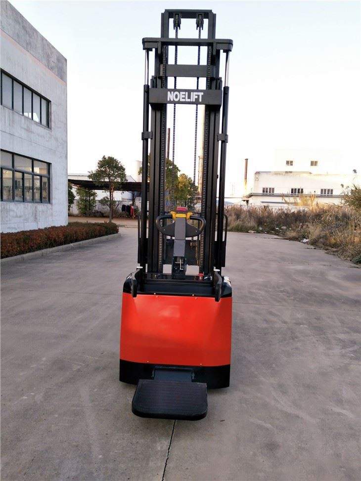 Impilatore elettrico facile da usare da 1500 mm e 2000 kg