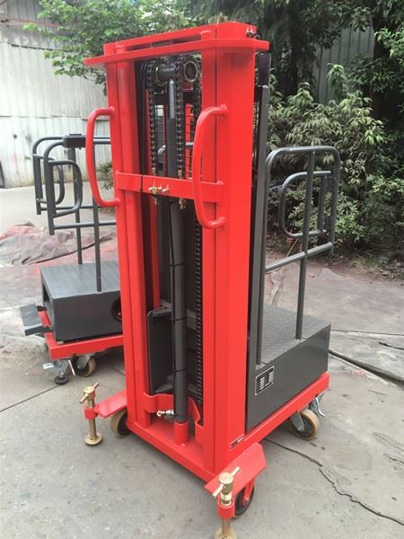 ELECTRIC PICKER WITH LIFTING HEIGHT