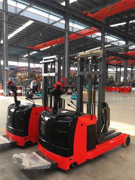 Electric Reach Stacker