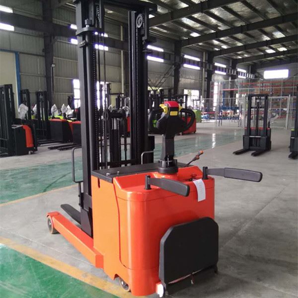 Carrello retrattile elettrico TFA15-16 1.5ton con sistema di trasmissione AC in vendita