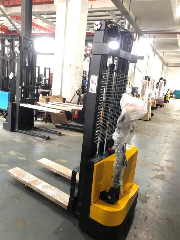 Electric Stacker For Meat Industry Indoor Warehouse
