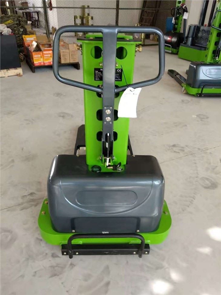 Factory 500kg 0.8m-1.3m Semi Electric Pallet Stacker