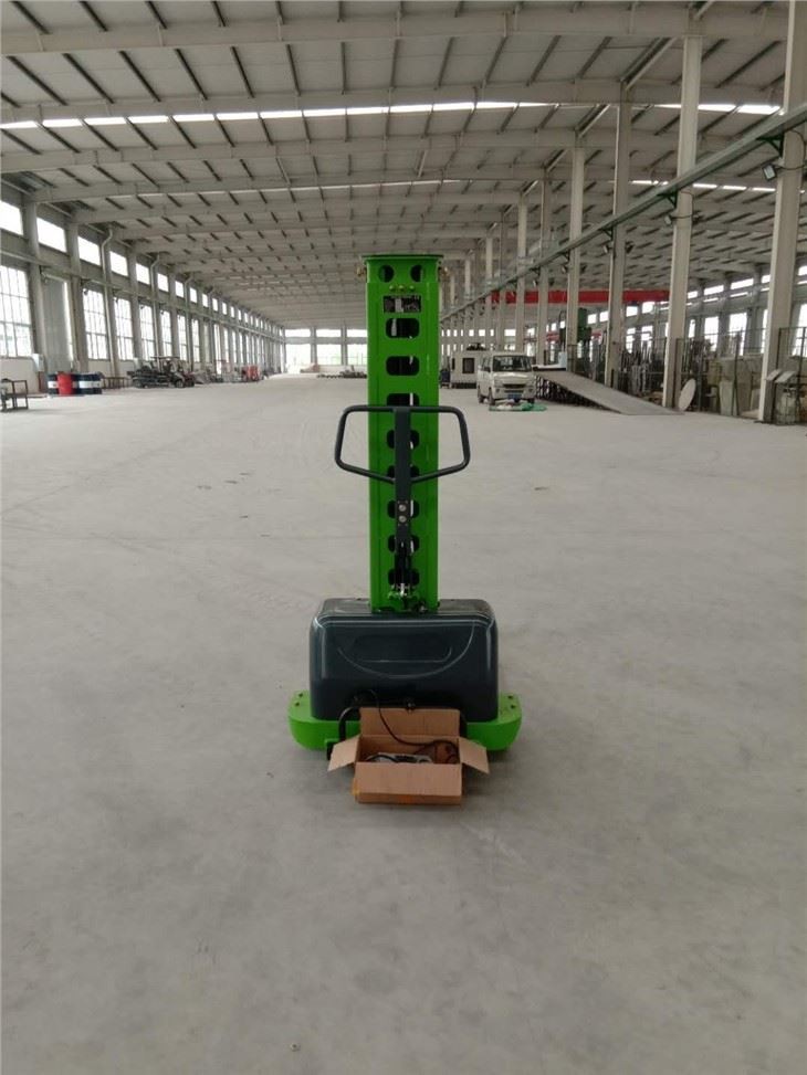 Warehouse 500kg 0.8m-1.3m Semi Electric Pallet Stacker