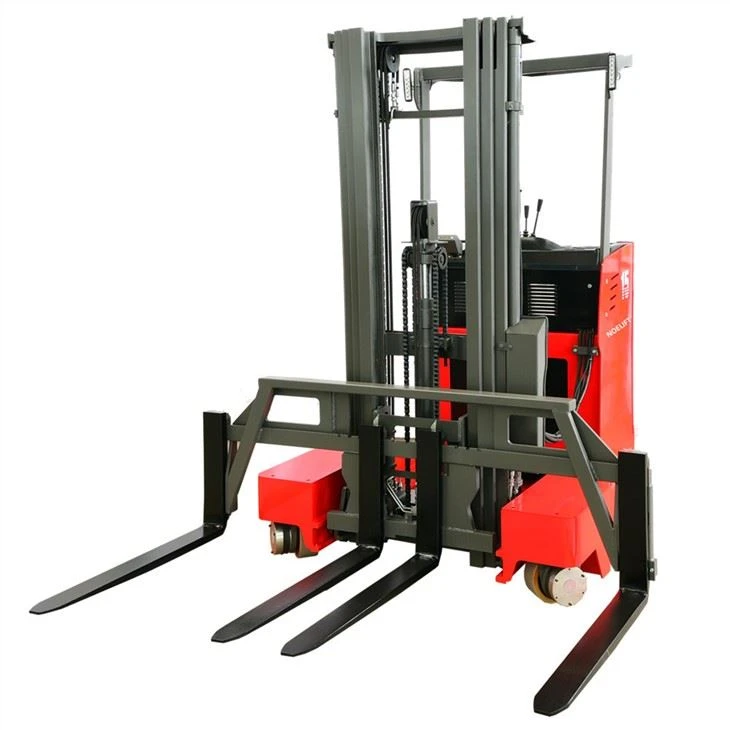 Carrello elevatore elettrico retrattile multidirezionale stretto