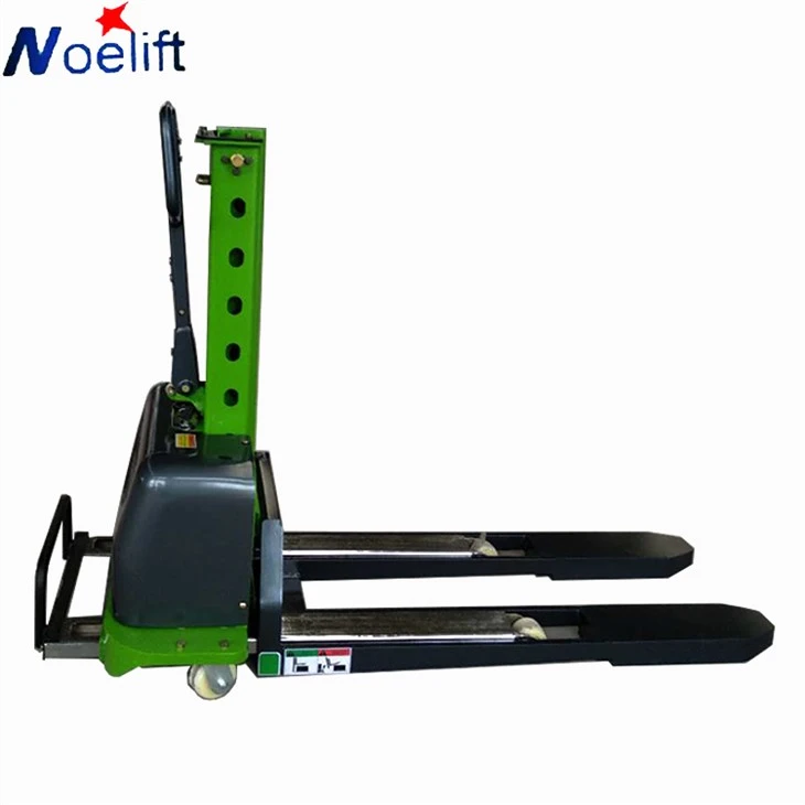Carrello elevatore elettrico autosollevante economico e pratico