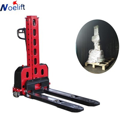 Carrello elevatore impilatore autocaricante in altezza per il caricamento di camion furgoni