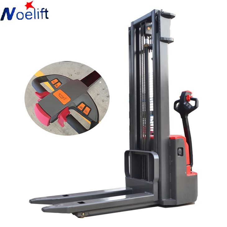 Stoccatore elettrico con capacità 1500 kg Sollevamento 1600 mm -3300 mm